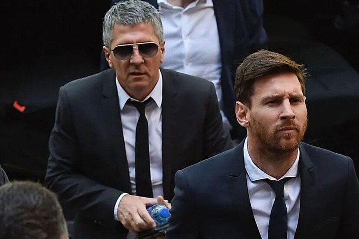 Lionel Messi's father fumes over false rumors about the future of the PSG star