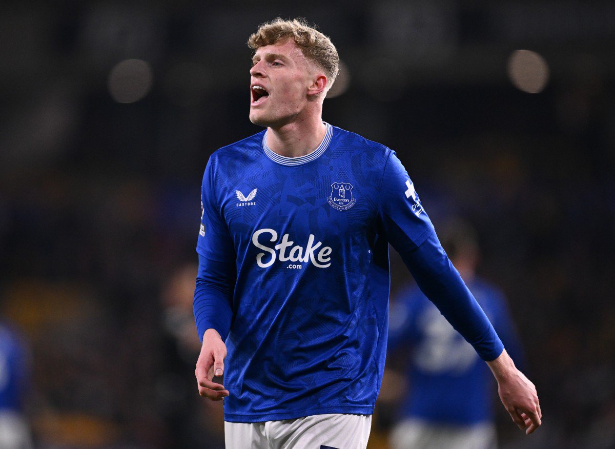 Jarrad Branthwaite in action for Everton