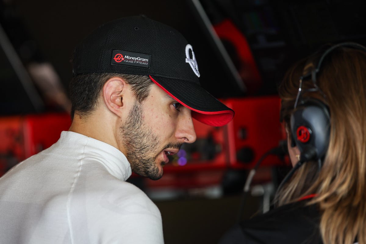 Ocon during Abu Dhabi test — Photo: © IMAGO