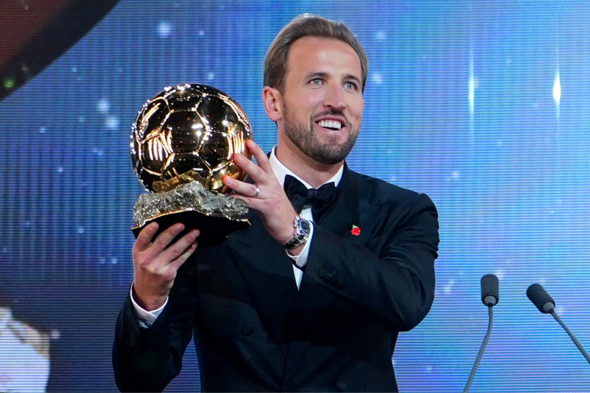 Harry Kane accepts the 2026 Ballon d'Or award.