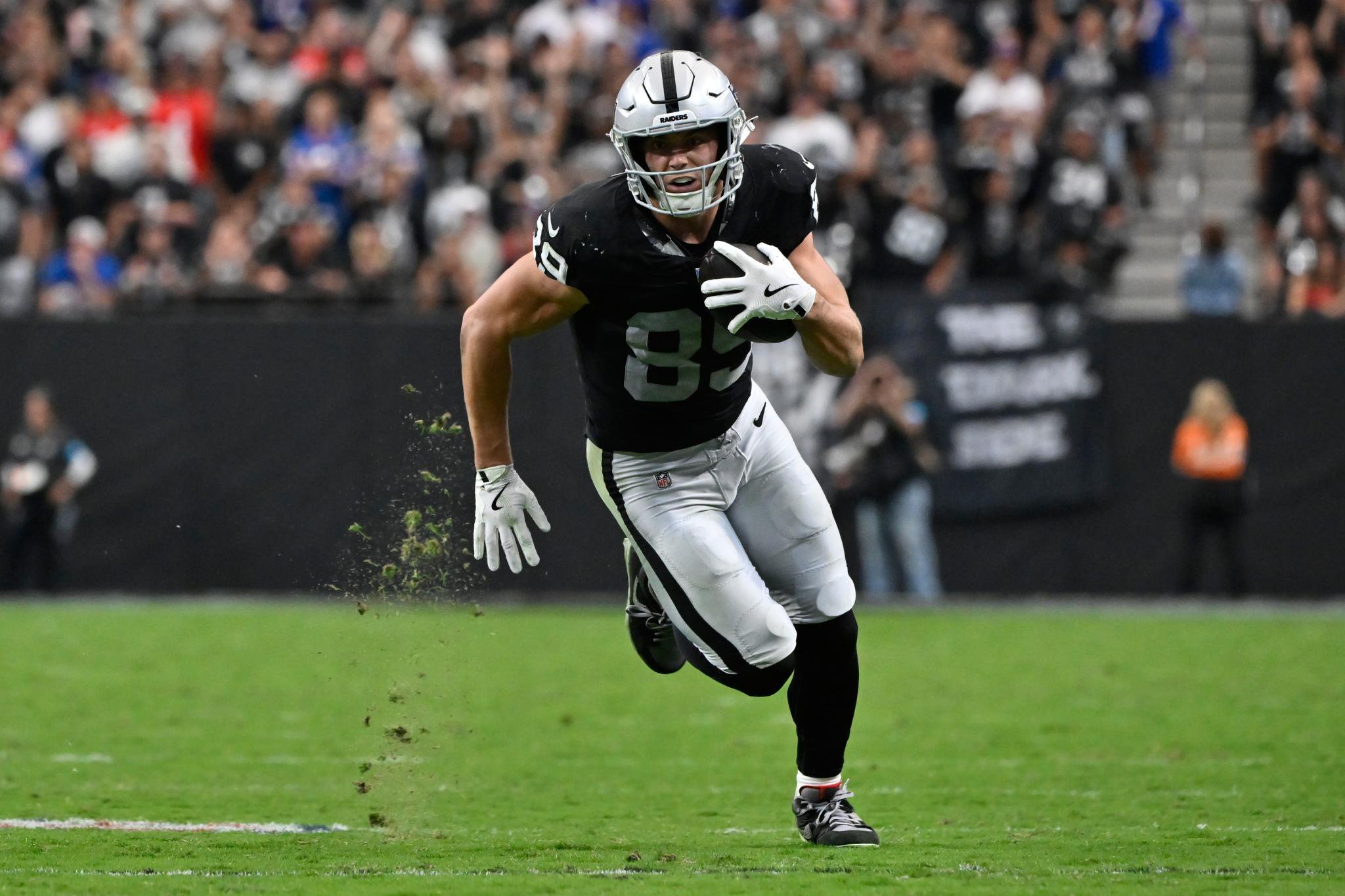 Raiders tight end Brock Bowers