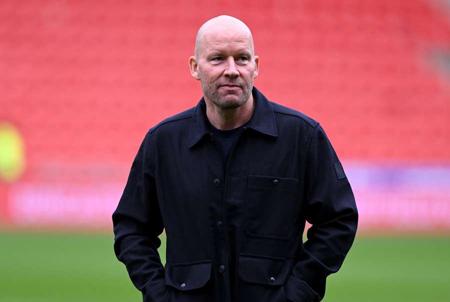 Sheffield Wednesday sack Henrik Pedersen sacked after less than 15 months in charge