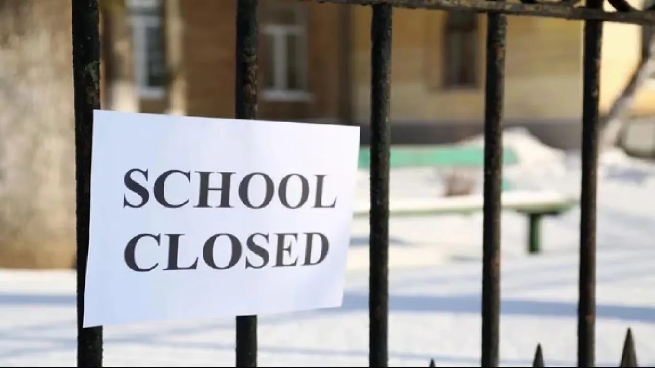 School Closed News: इन सभी राज्यों में किया गया गर्मियों की छुट्टियों का ऐलान