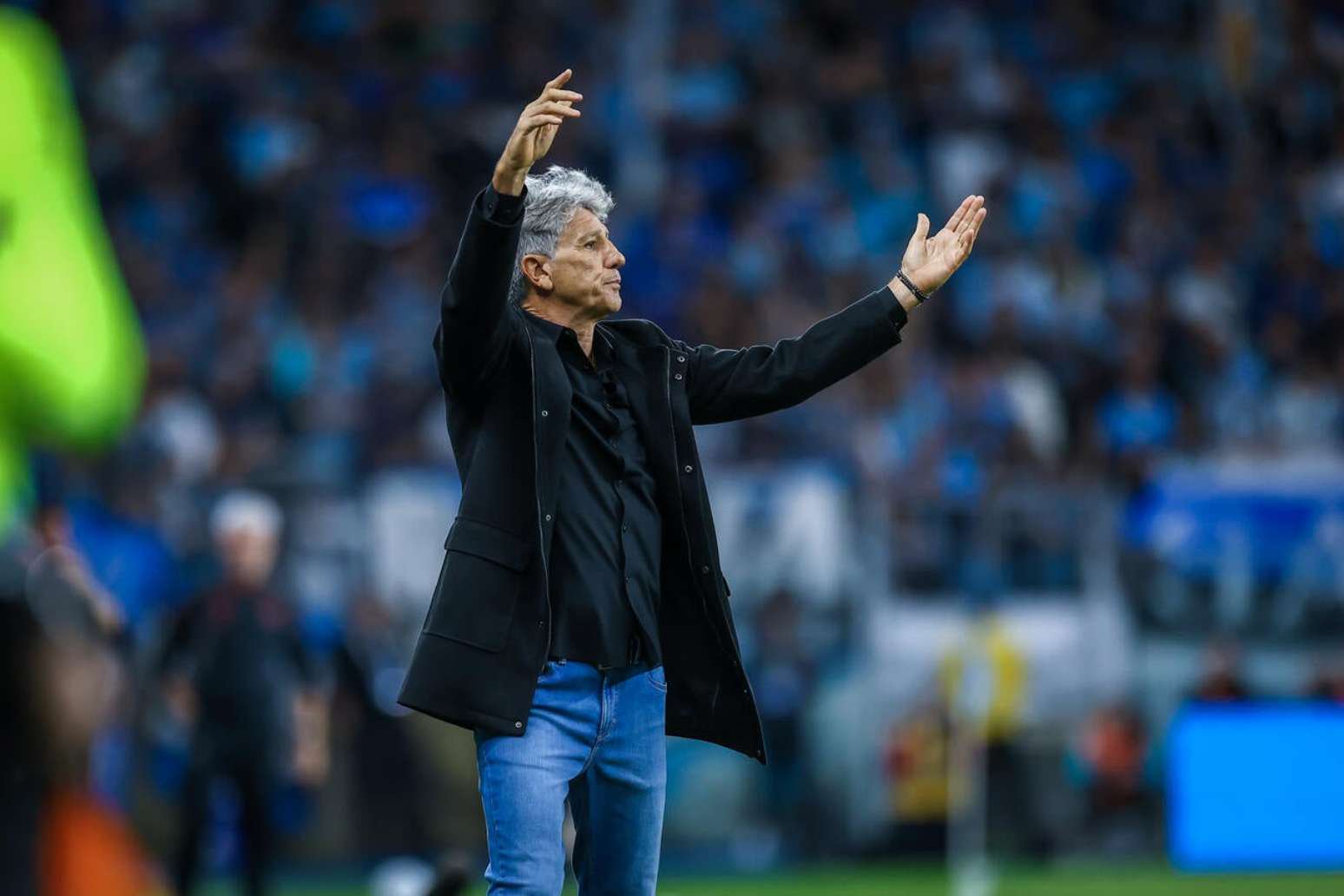 RS – FUTEBOL/CAMPEONATO BRASILEIRO 2026/GREMIO x Athletico – ESPORTES – Lance da partida entre Gremio e Athletico disputada na noite desta quinta-feira, na Arena do Gremio, em partida valida pela Campeonato Brasileiro 2026. FOTO: LUCAS UEBEL/GREMIO FBPA