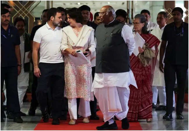 कांग्रेस में नेतृत्व परिवर्तन की अटकलें तेज, मल्लिकार्जुन खरगे पर उठे सवाल