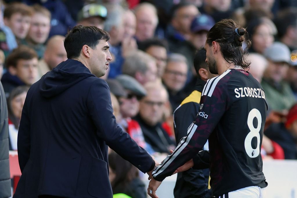 Andoni Iraola watches as Dominik Szoboszlai leaves the pitch against Brentford.