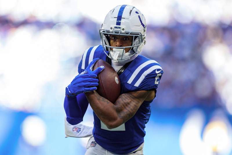 NFL, American Football Herren, USA 2026: Titans Vs Colts OCT 18 Oct 18, 2026 Indianapolis, IN, USA Indianapolis Colts wide receiver Josh Downs 2 runs with the ball during NFL game action against the Tennessee Titans at Lucas Oil Stadium. Mandatory Credit: John Mersits-Cal Media Credit Image: John Mersits/Cal Sport Media Indianapolis In USA EDITORIAL USE ONLY Copyright: xx ZUMA-20261018_zma_c04_260.jpg JohnxMersitsx csmphotothree535998