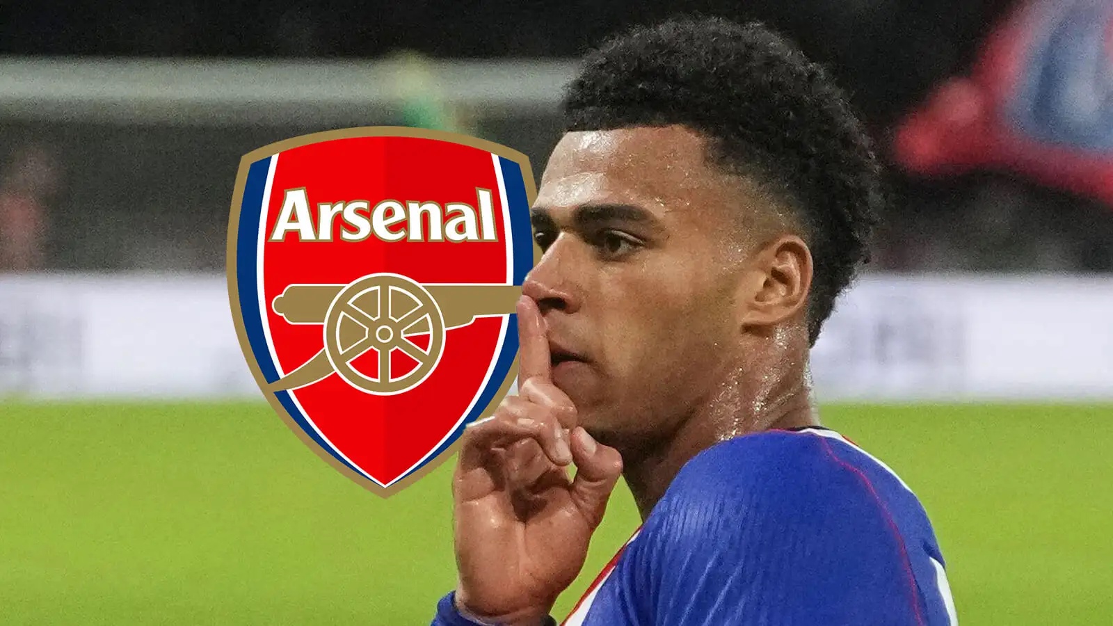 PSG star Desire Doue with an Arsenal badge