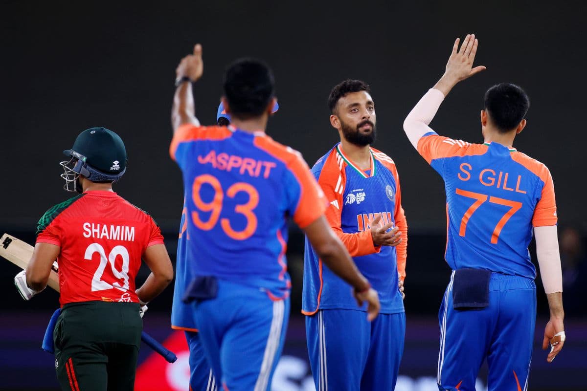 एक पुराने मैच के दौरान भारत और बांग्लादेश के खिलाड़ी