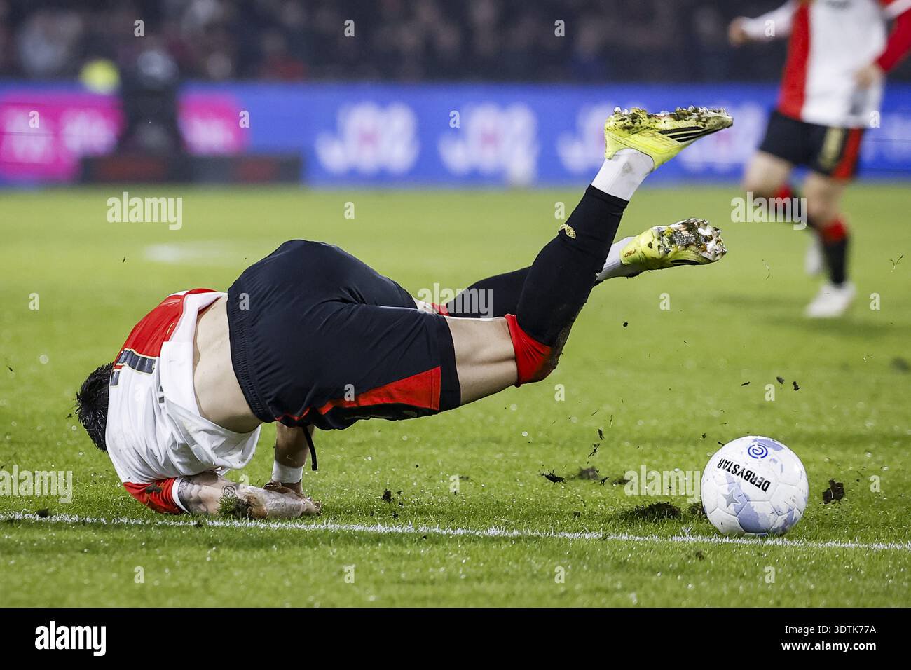 Van Bronckhorst rouleert in zijn opstelling tegen Telstar - FR12.nl