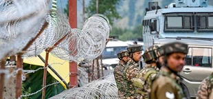 Two Indian soldiers, six rebels killed in Kashmir gun battles