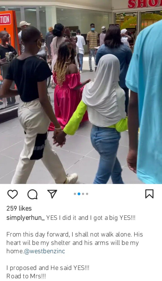 Lagos OAP proposes to her boyfriend