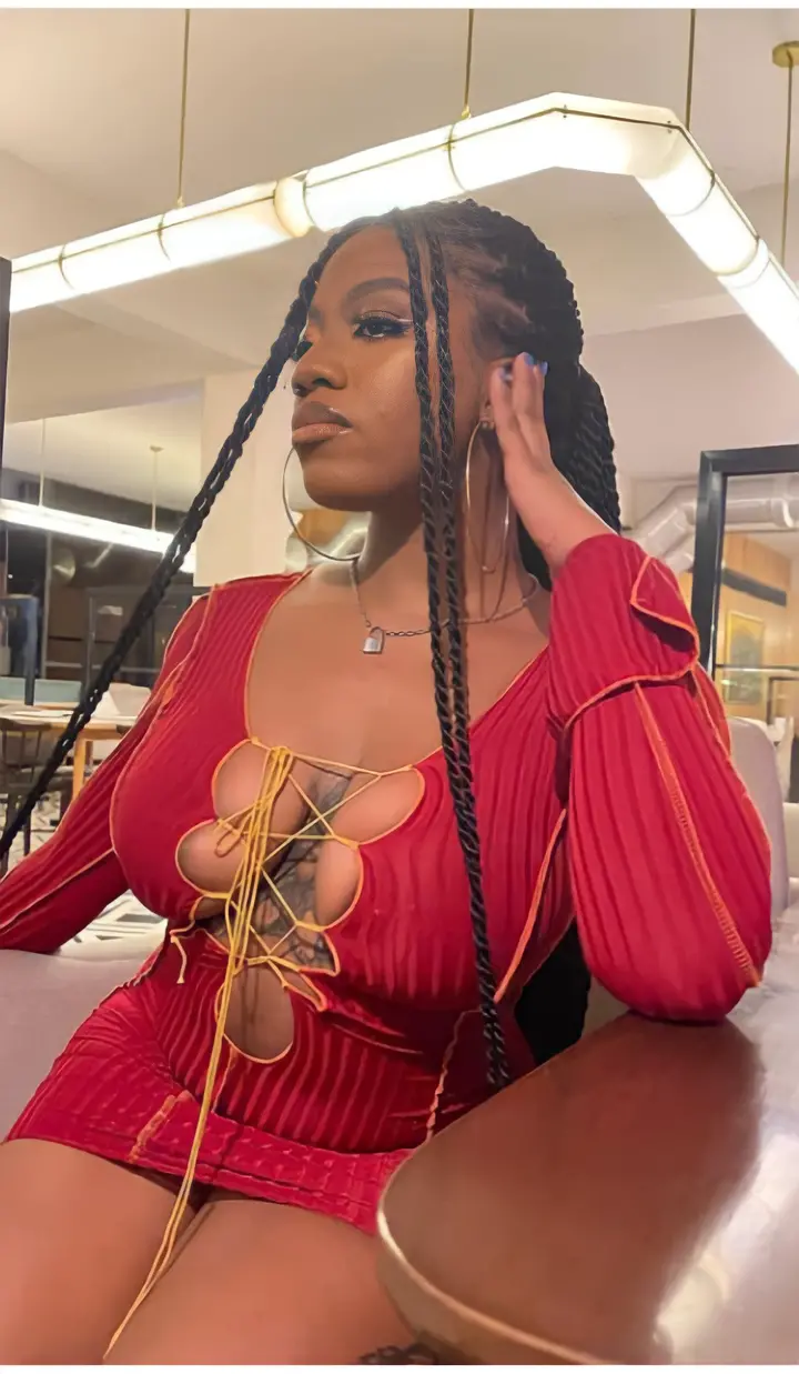 Though I must admit, that I'm not entirely a fan of BBNaija female housemate Angel, but I admire her personality as a creative brand. Angel Smith is a budding writer with admirable talent, and she has always been optimistic about her breakthrough soonest as a female author. Aside from her love for writing, she is also a content creator. Of course, she is a pretty lady, and she often likes to slay her beauty trends with little or no stress.