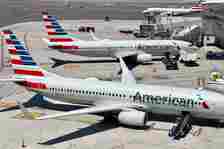 American Airlines Boeing 737 LaGuardia Airport LGA