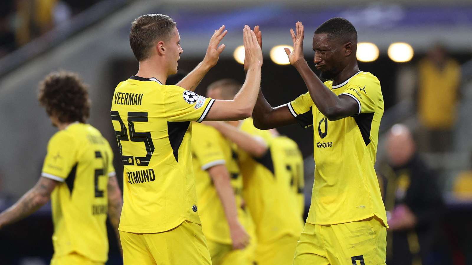 Joey Veerman (l.)