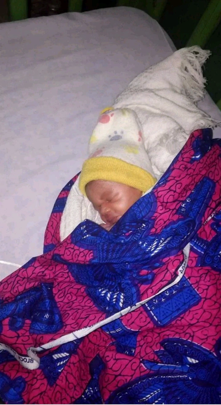 M@d woman gives birth to a health handsome baby boy. (photos) 5