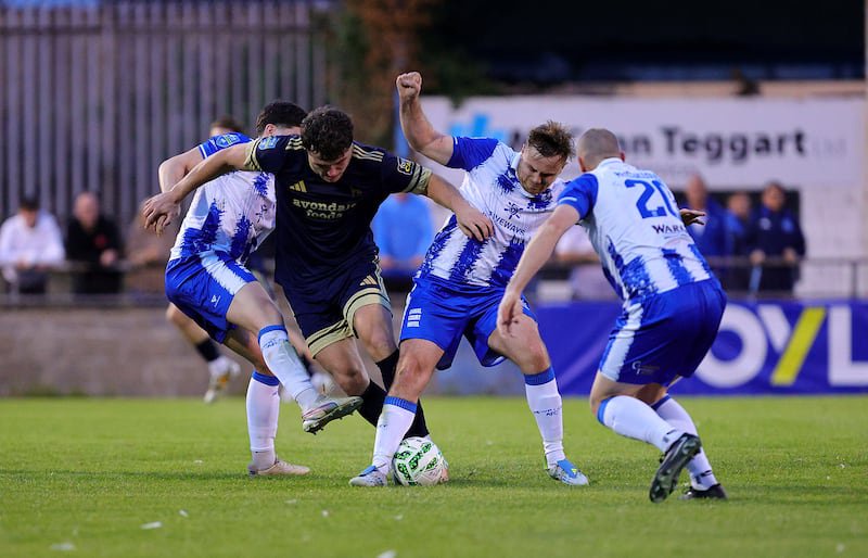 Pacemaker Press.

11-8-26.

Boyles Sports Championship, Irish League Football

Newry City v Glenavon Fc,
 Glenavon's Luke McGerrigan during tonight's  championship game at Showgrounds in Newry City.  

Photo by Alan Weir/Pacemaker Press
