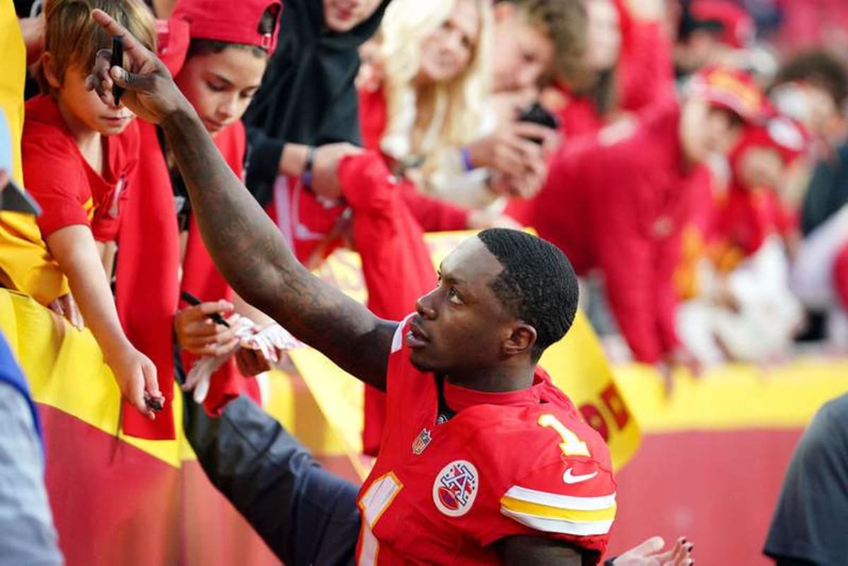 Oct 18, 2026; Kansas City, Missouri, USA; Kansas City Chiefs wide receiver Xavier Worthy (1) greets fans after the game against the Los Angeles Chargers at GEHA Field at Arrowhead Stadium. © Denny Medley-Imagn Images