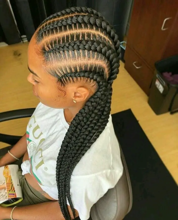 Beautiful rolls hairstyle you can try out to look more beautiful (photos) 34