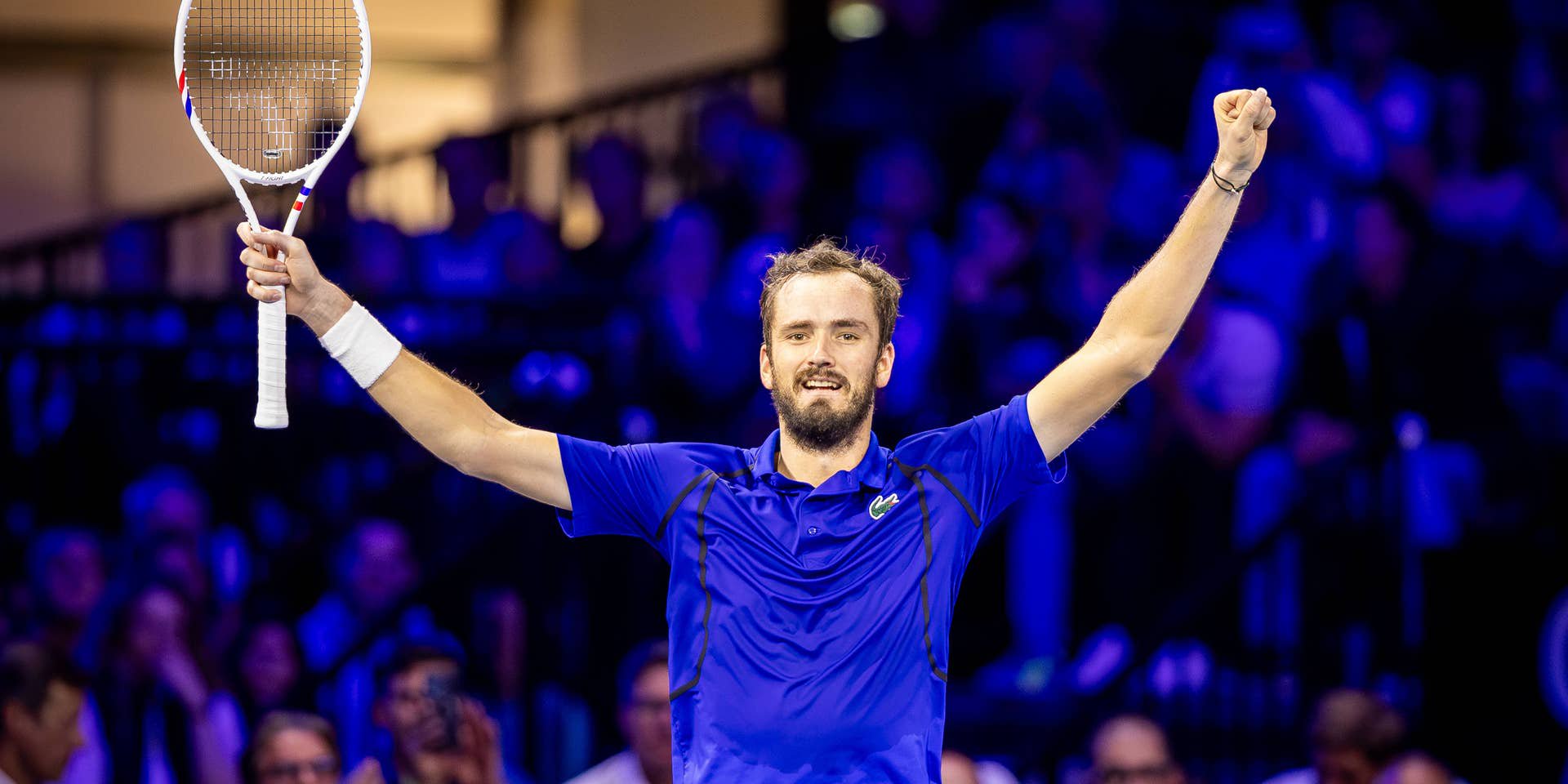 Medvedev steht im Halbfinale! Nach seinem Ausraster im Achtelfinale zeigte sich der Russe gegen Mannarino wieder cool und souverän. Mit 6:2 und 6:3 stürmte er als Erster in die Vorschlussrunde der Erste Bank Open.