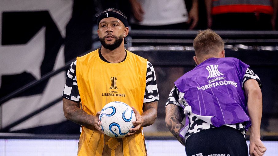Corinthians divulga problema físico de Memphis Depay
