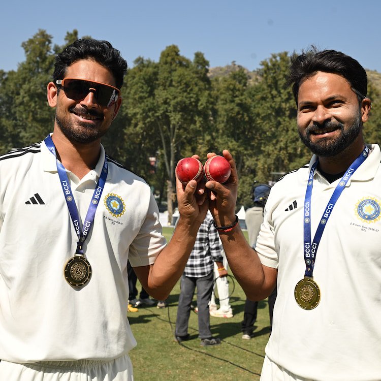 Mukesh Choudhury (left) with Mukesh Kumar (right). (Photo: Instagram/mukesh__33)