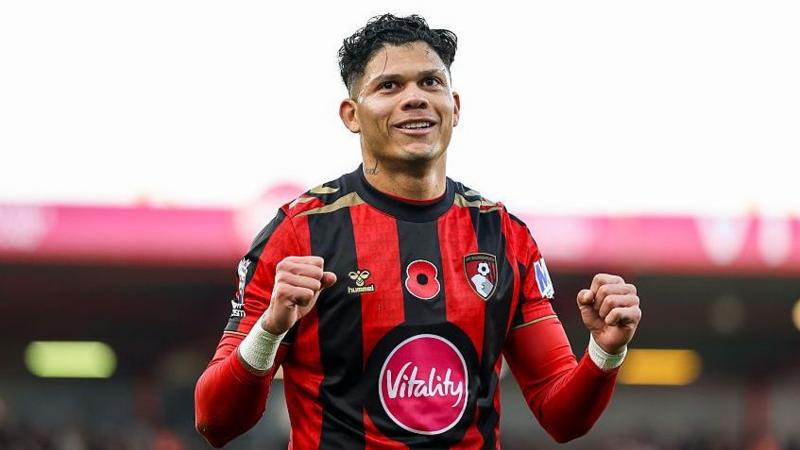 Bournemouth forward Evanilson celebrates