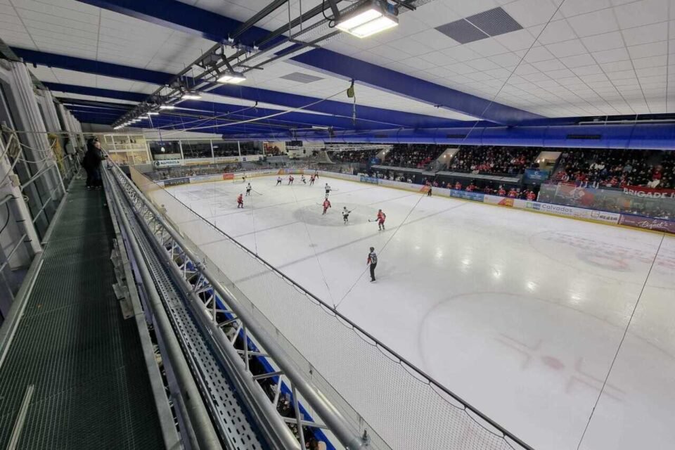 Le HC Caen aimerait créer quinze loges pouvant accueillir six personnes à la place de l'actuelle passerelle faisant face aux gradins de la patinoire de Caen.
