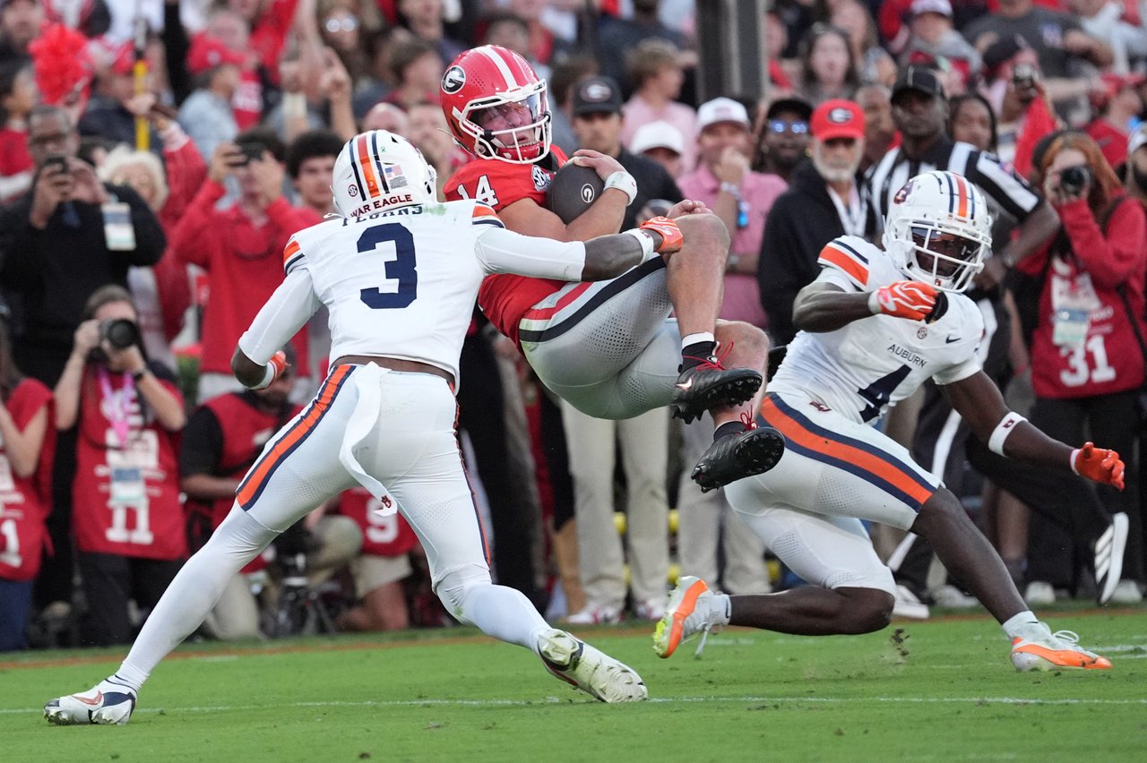 College Football Chaos: Five of America’s Top Seven Teams Lose on the Same Day — and the Playoff Race Just Exploded