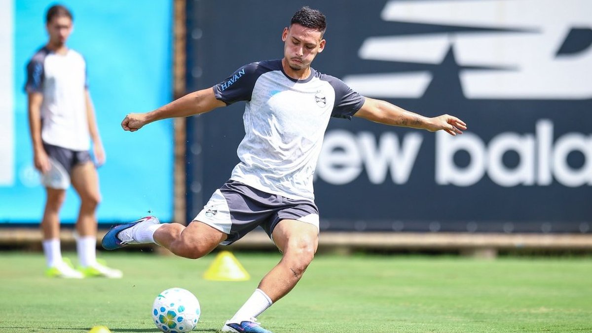 Grêmio midfielder Noriega returned overweight by nine kilos