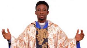 Popular Gospel Musician threatens to k!ll his wife after the woman caught him sleeping with her younger sister