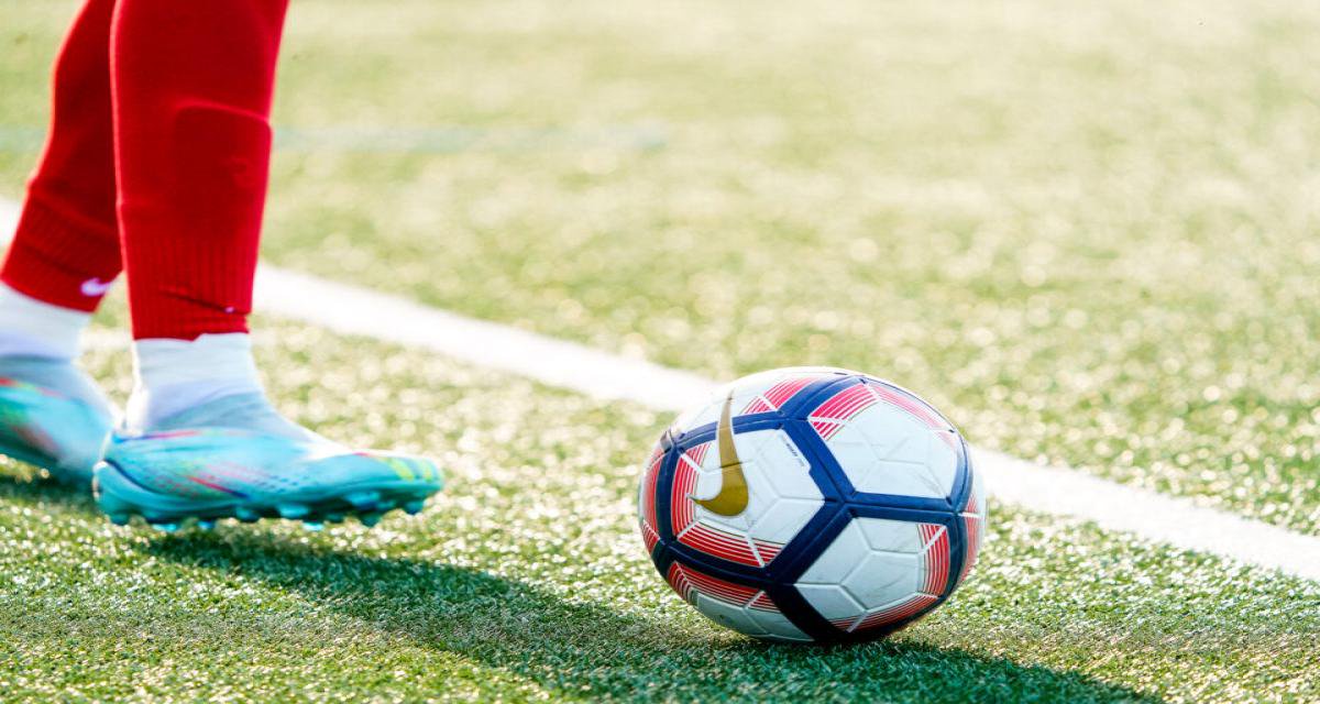 Ballon football amateur
