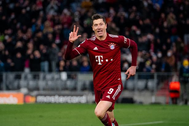 Manchester United are said to be stepping up their interest in Robert Lewandowski.