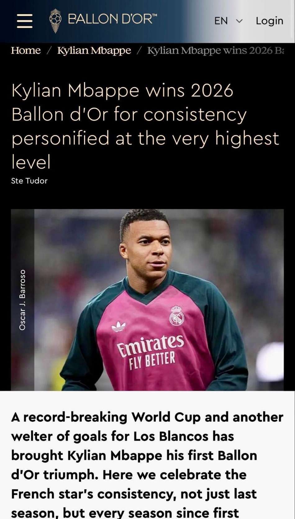 Kylian Mbappé, vencedor do Ballon d'Or 2026, em treino com camisa rosa da Emirates Fly Better.