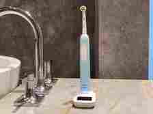 Toothbrush with wireless power