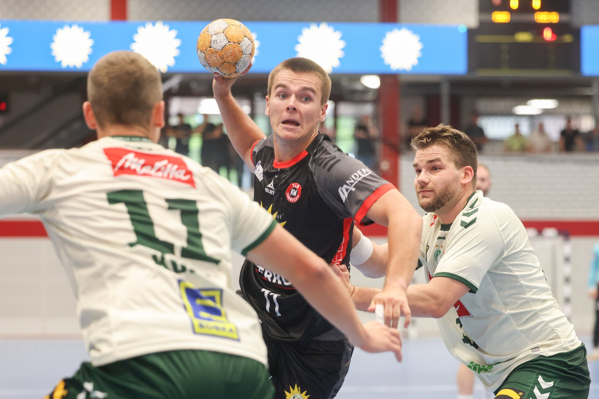 Schock für den TuS N-Lübbecke: Kasper Haugen Furu fällt mit seiner Schulterverletzung noch monatelang aus. Eine Kontrolluntersuchung ergab, dass der Norweger operiert werden muss. Ein Comeback ist erst 2027 möglich.