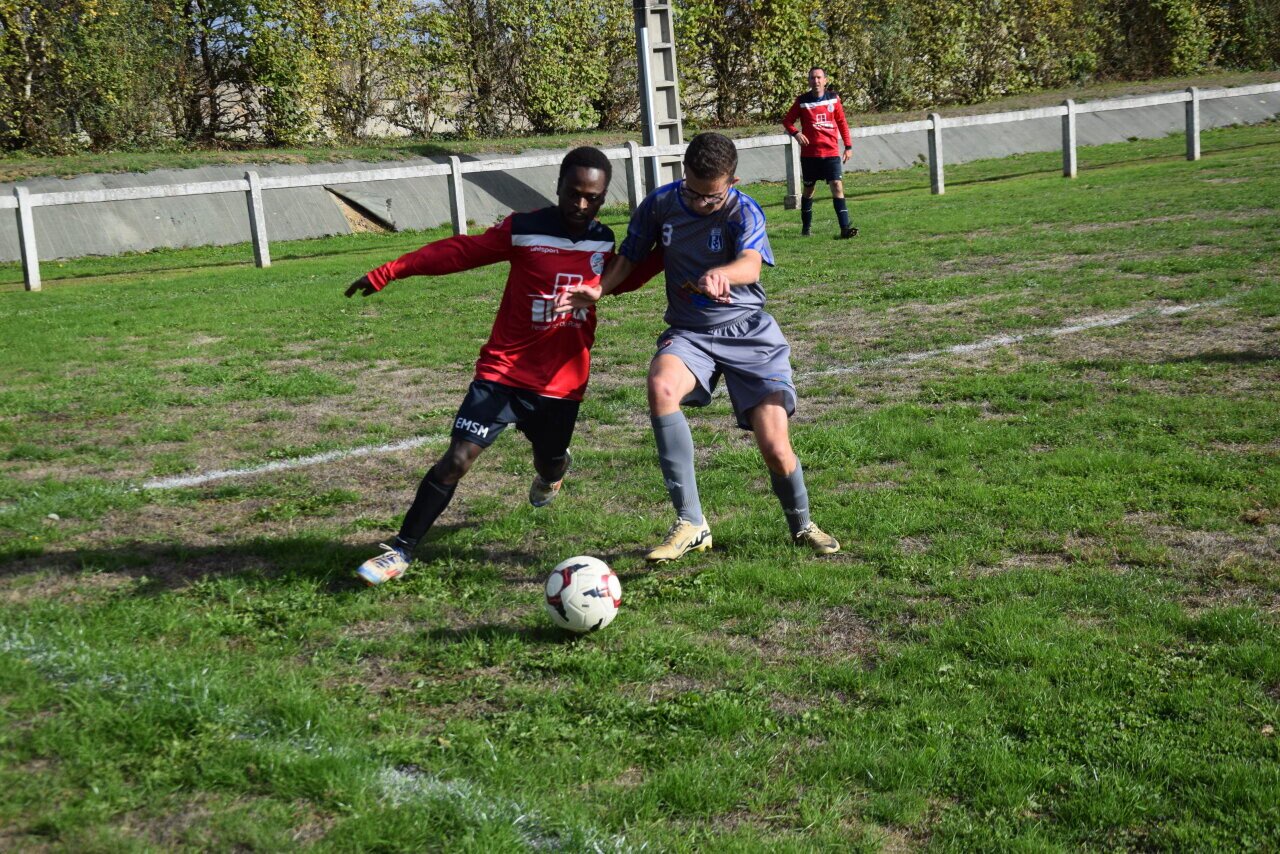 L'EMSM s'est imposée, à domicile, 2-1 contre la réserve de Saint-Servant.