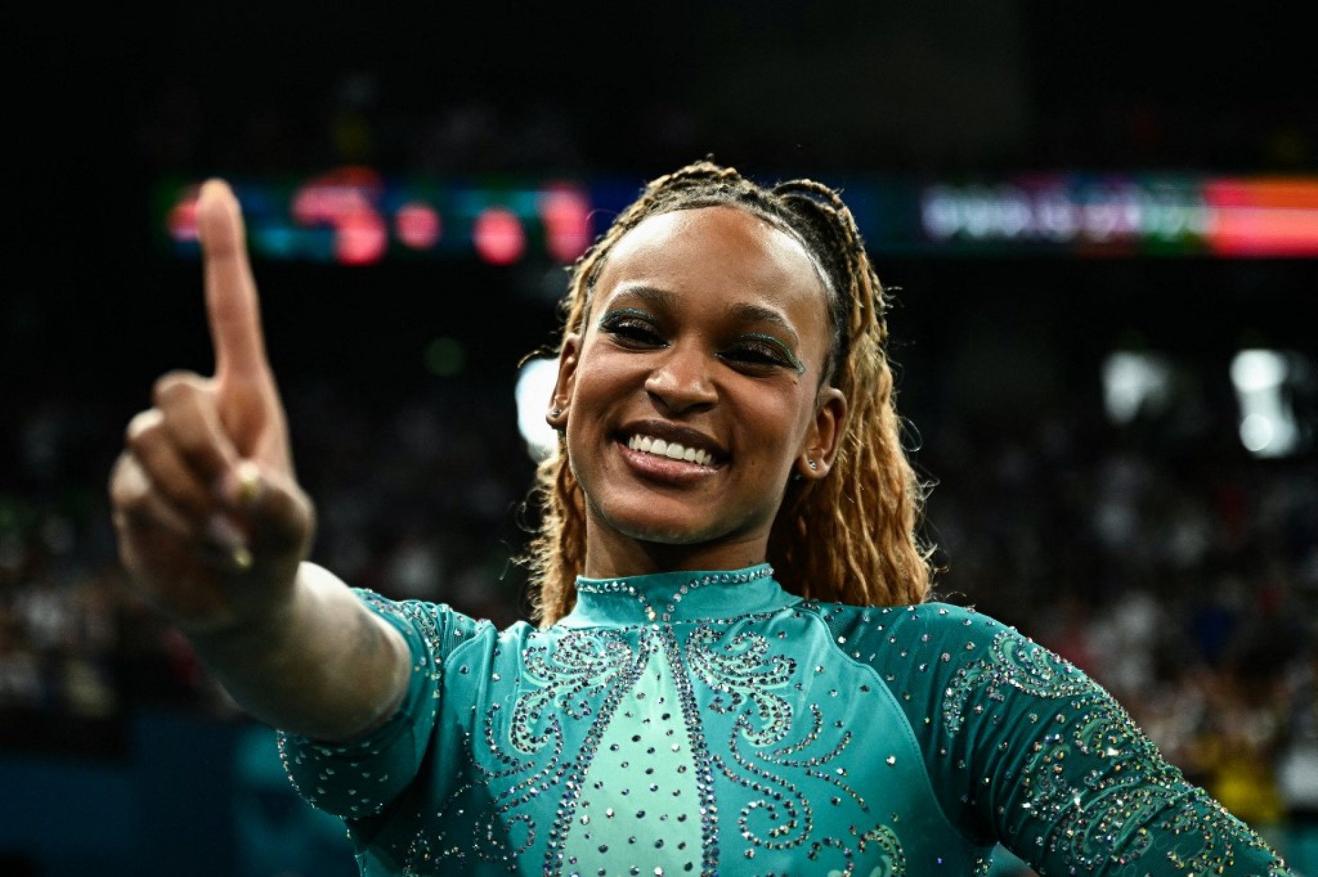 Rebeca Andrade pode aumentar coleção de medalhas em Mundial da ginástica artística (Foto: Gabriel BOUYS / AFP)