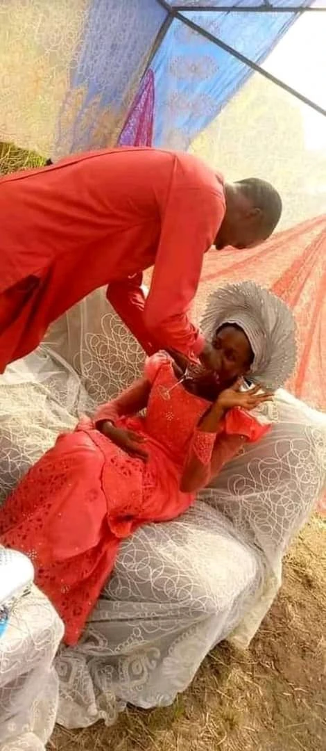 18 years old boy marries his 15 years old girlfriend (photos)