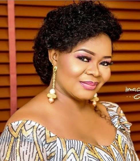 Adorable Family! See lovely photos of Bimbo Oshin, her husband and children