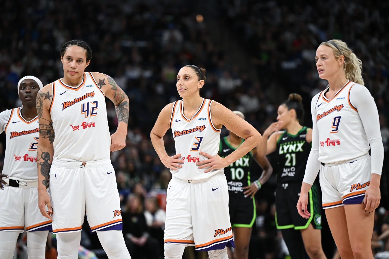 Former Phoenix Mercury players