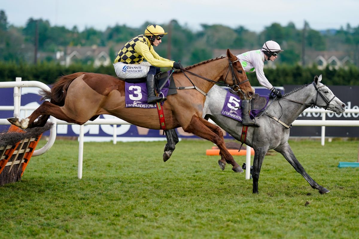 Paul Townend riding State Man (L) and Danny Mullins riding Lossiemouth (R)