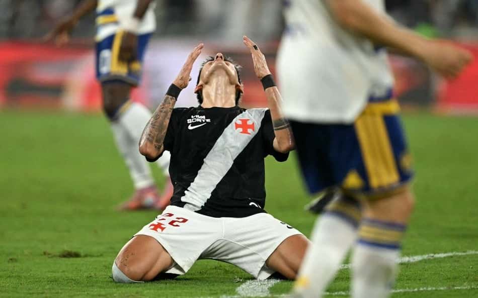 Alan Lescano em ação durante Vasco e Boca Juniors, pela Sul-Americana