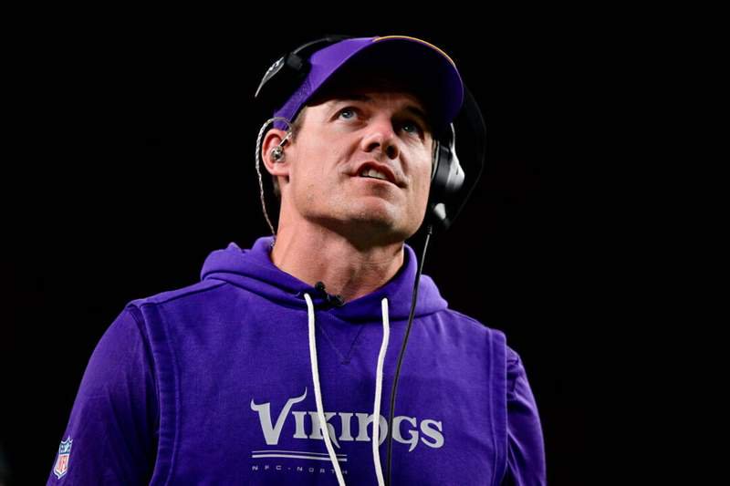 DENVER, CO – AUGUST 28: Minnesota Vikings head coach Kevin O Connell looks on during a preseason game between the Minnesota Vikings and the Denver Broncos at Empower Field at Mile High on August 28, 2026 in Denver, Colorado. Photo by Dustin Bradford/Icon Sportswire NFL, American Football Herren, USA AUG 28 Vikings at Broncos EDITORIAL USE ONLY Icon132260828143