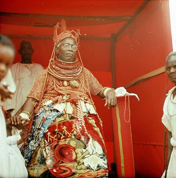 The late Oba Akenzua II in full regalia [Facebook]