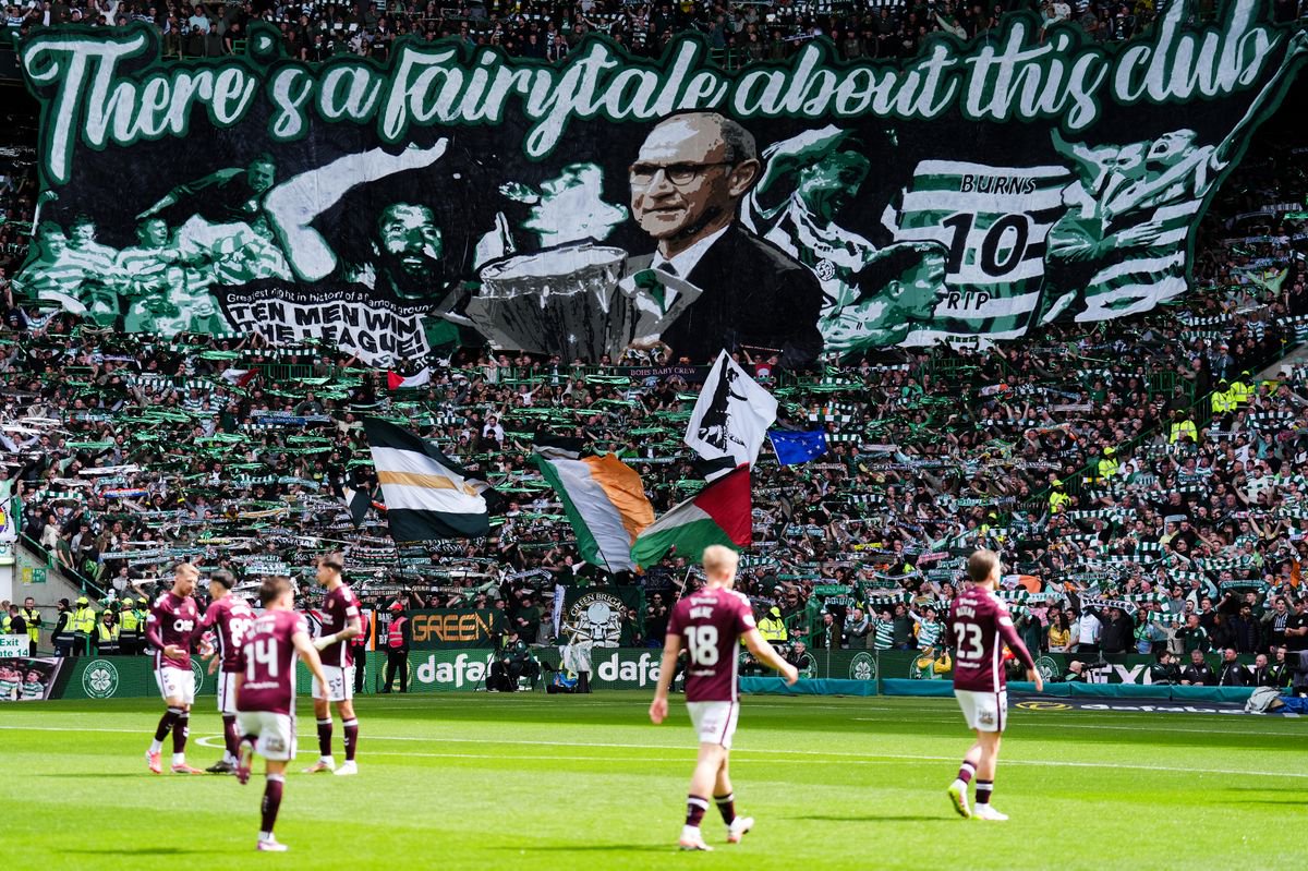 Celtic fans present a tifo featuring manager Martin O'Neill