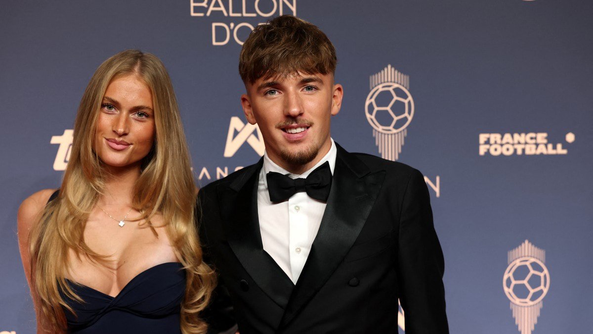 Lennart Karl gemeinsam mit seiner Freundin Zoe Käppele beim Ballon d'Or