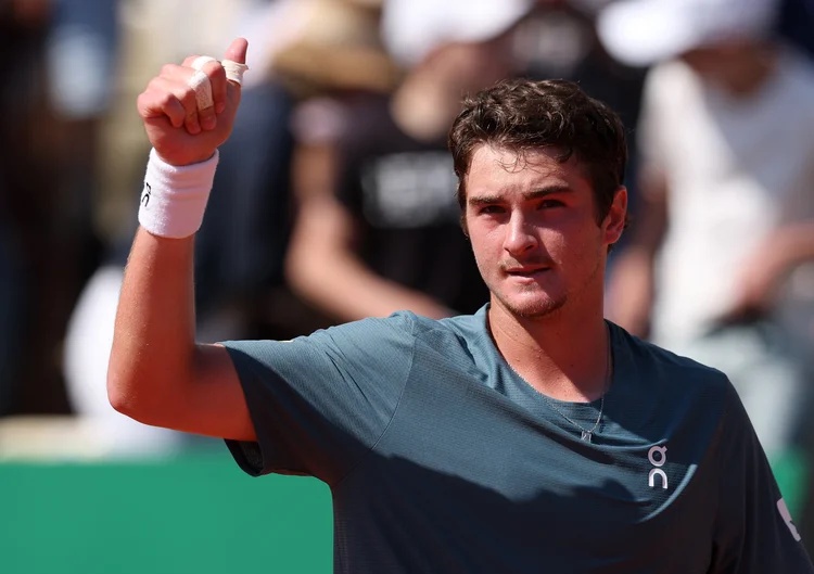 João Fonseca: decisão de encerrar antecipadamente a temporada está relacionada à lesão abdominal sofrida durante o Masters 1000 de Cincinnati, em agosto deste ano (Julian Finney/Getty Images)