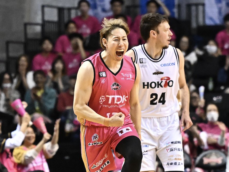 Takuya Nakayama Sparks Akita Northern Happinets to First Home Win with 11 Points in Season Debut