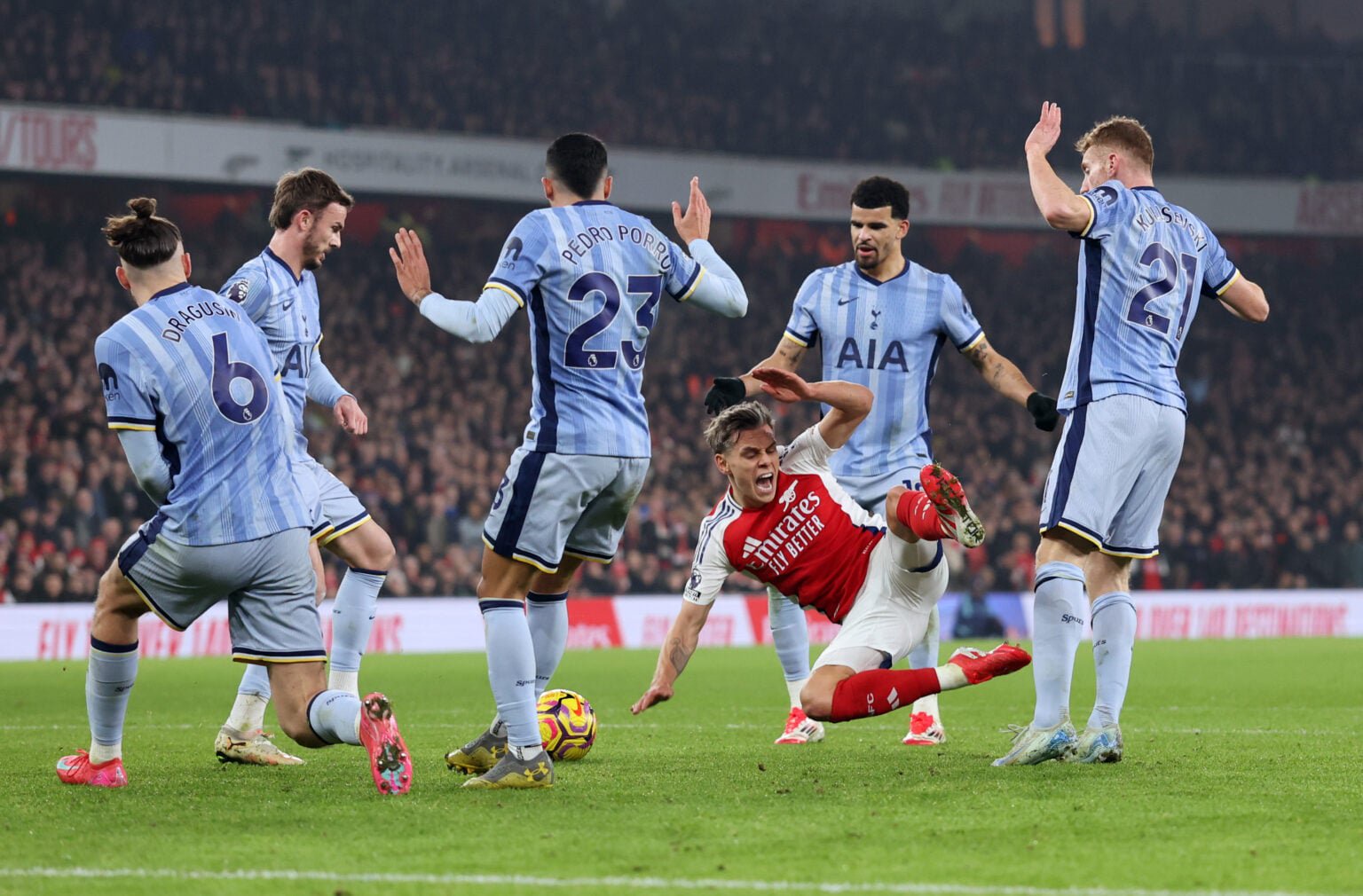 Arsenal FC v Tottenham Hotspur FC - Premier League